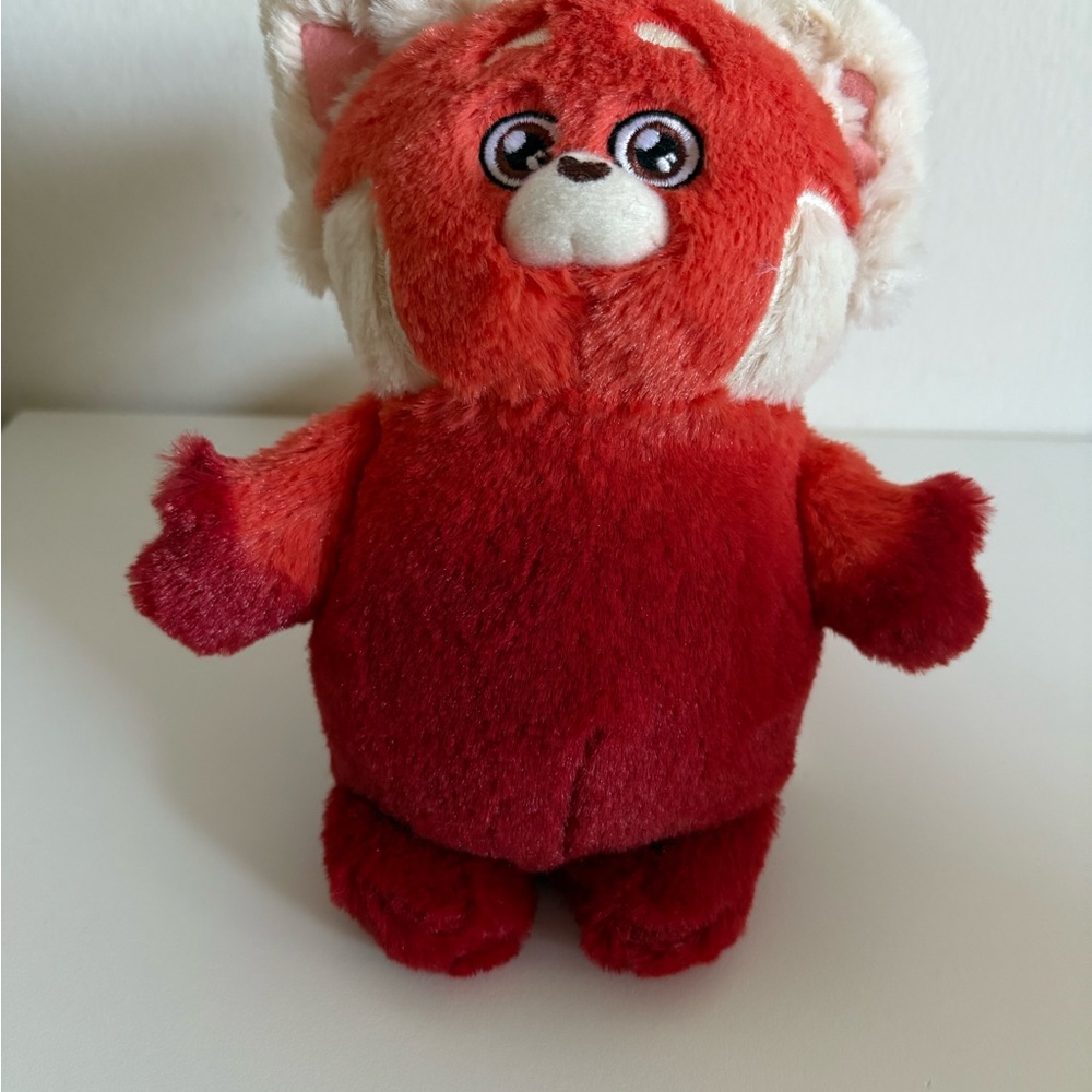 ❤️ DISNEY- Pixar Turning Red Mei Lee Small Plush